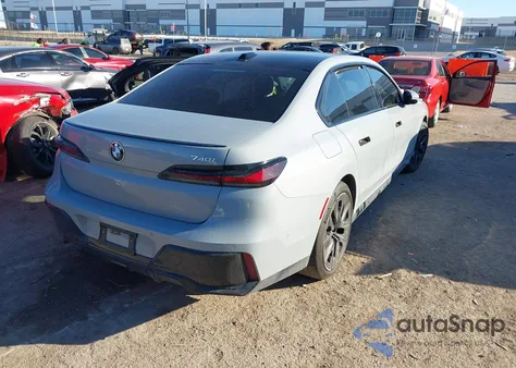 2025 BMW 740I z USA, uszkodzony, nr VIN WBA23EH06SCT60941